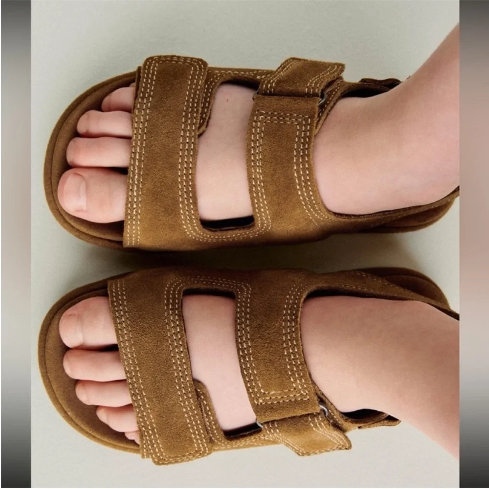 Zara kids, brown, leather sandals, size 5.5 ( 5.1 inches)
